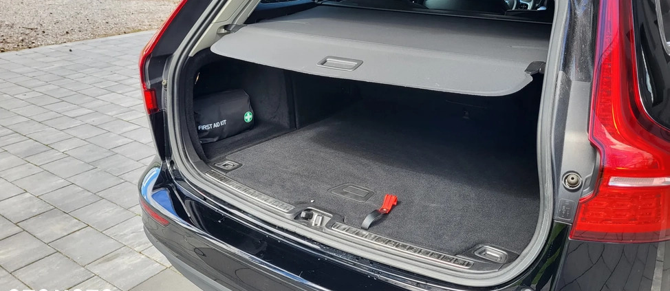 Volvo V60 cena 104550 przebieg: 77000, rok produkcji 2019 z Węgliniec małe 781